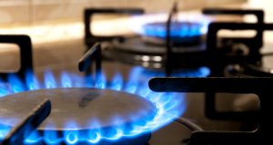 Gli Stati Uniti pensano di vietare i fornelli a gas in cucina, troppo inquinamento