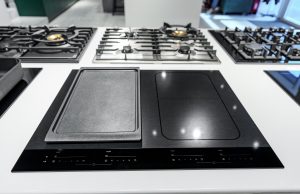 La sicurezza in cucina tra gas e induzione