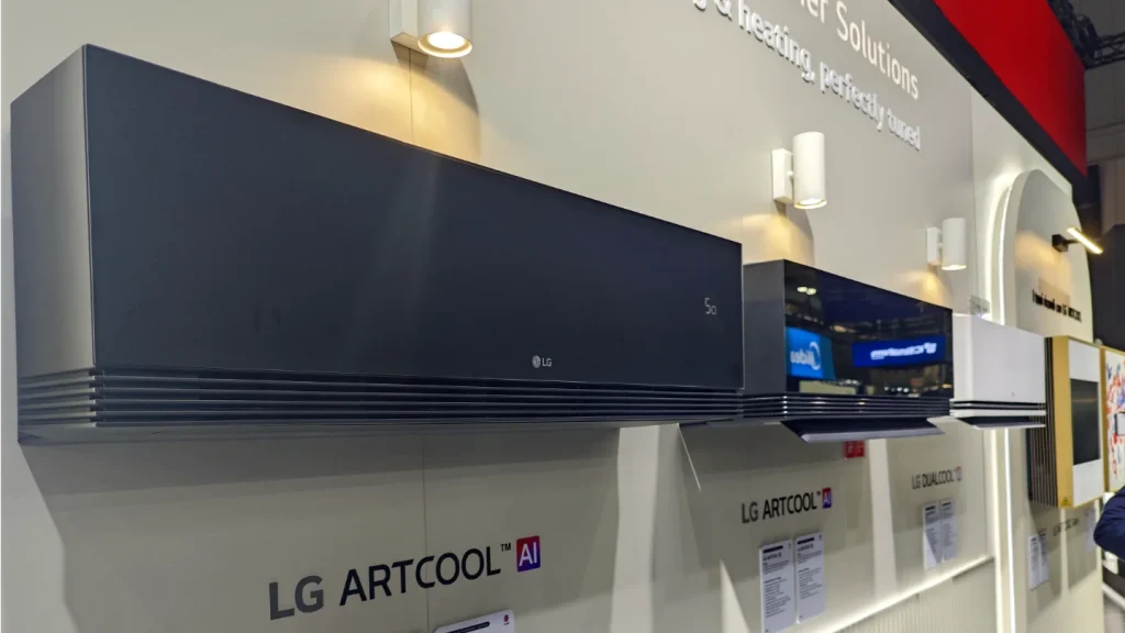 Tra le opzioni abbiamo inoltre lo chassis a specchio di LG ARTCOOL AI, ma anche una nuova e raffinata versione nero opaco.