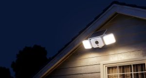 Reolink Solar Floodlight: sicurezza outdoor 2K con pannello solare e fari da 1000 lumen