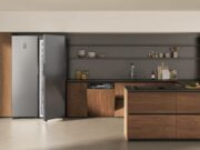 Samsung rinnova la cucina con la gamma Bespoke AI: più efficienza energetica, intelligenza e design Elettrodomestici Samsung Bespoke AI in cucina con frigorifero, lavastoviglie e piano a induzione per risparmio energetico