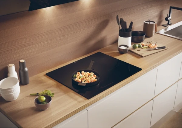 Haier HAIFB54IRCS piano a induzione con Bluetooth 4 zone potenza e consumi