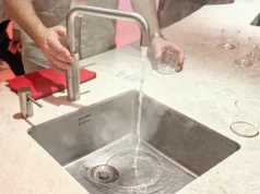Quooker: il rubinetto da cui esce acqua bollente istantanea Quooker è un rubinetto che fornisce acqua bollente istantaneamente.