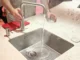 Quooker: il rubinetto da cui esce acqua bollente istantanea Quooker è un rubinetto che fornisce acqua bollente istantaneamente.