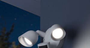 Ring porta il video Retinal 2K su tutta la gamma di videocamere per esterni Nuove videocamere Ring Spotlight Cam e Floodlight Cam con tecnologia video Retinal 2K