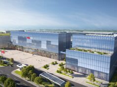 TCL: 100 milioni di climatizzatori prodotti e nuova smart factory a Guangzhou Linea di produzione automatizzata TCL nella smart factory di Guangzhou con robot industriali e sistemi basati su intelligenza artificiale