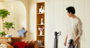 UWANT porta in Italia il V800: aspirapolvere senza rullo con svuotamento automatico e nuovi prodotti per la pulizia UWANT V800 aspirapolvere cordless senza rullo con svuotamento automatico