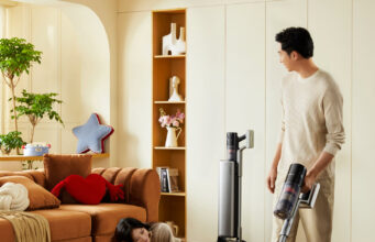UWANT porta in Italia il V800: aspirapolvere senza rullo con svuotamento automatico e nuovi prodotti per la pulizia UWANT V800 aspirapolvere cordless senza rullo con svuotamento automatico