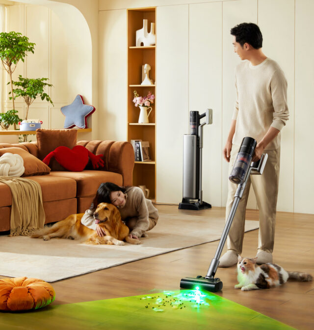 UWANT V800 debutta in Italia con tecnologia ShakeSweep UWANT V800 aspirapolvere cordless senza rullo con svuotamento automatico