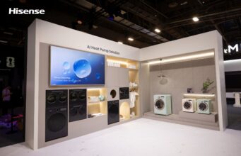 Hisense AI Laundry Station: lavatrice e asciugatrice in 1,68 metri con l’AI che gestisce il bucato Lavatrice e asciugatrice Hisense nelle configurazioni verticali dedicate al bucato